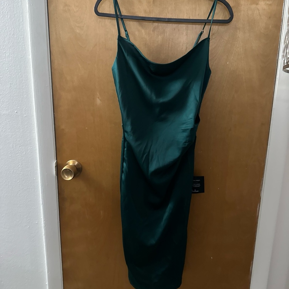 NWT- Lulu's Hollywood Woman’s Green Satin Midi Dress - Picture 7 of 8